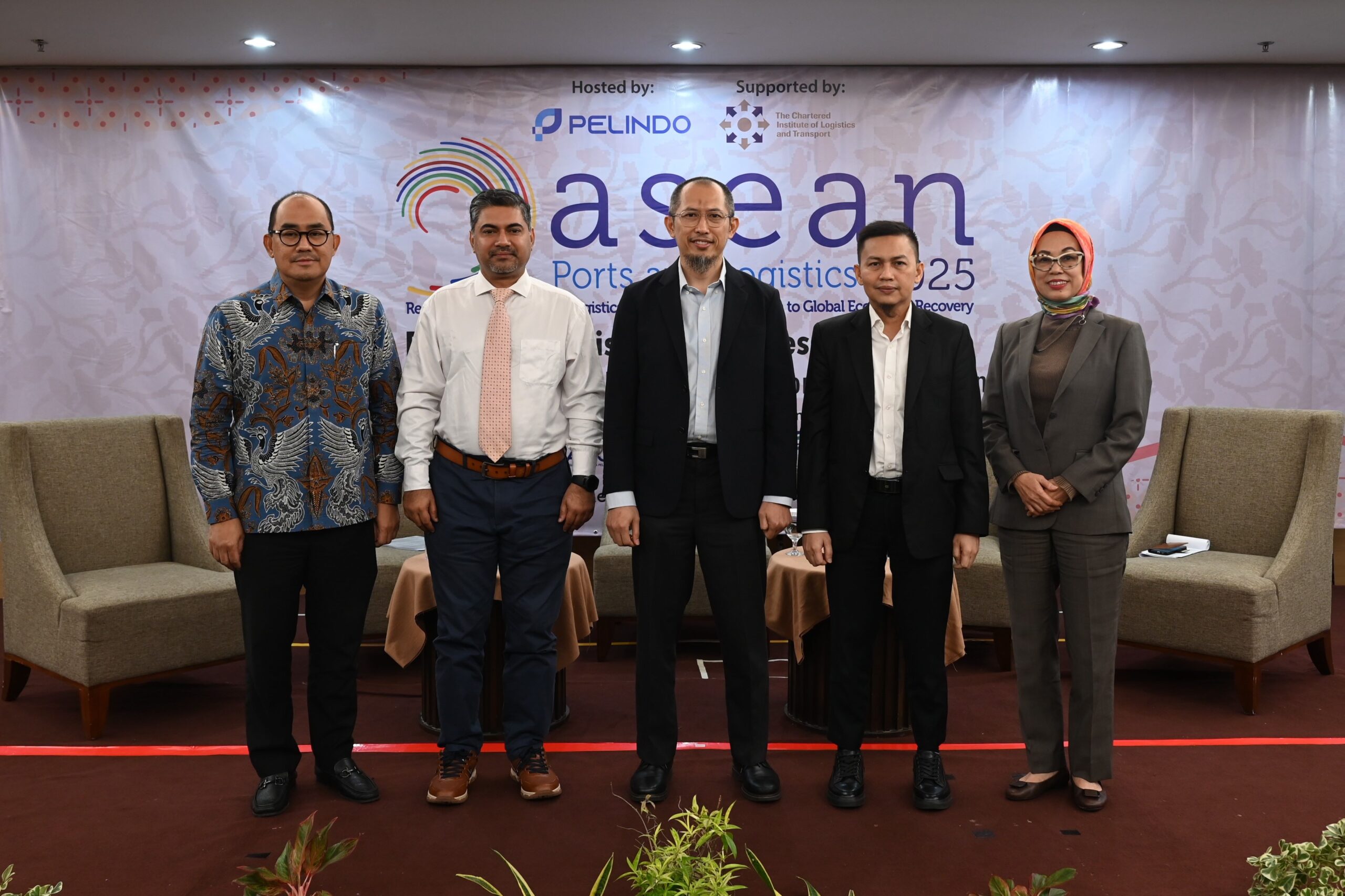 Para Panelist dan Moderator