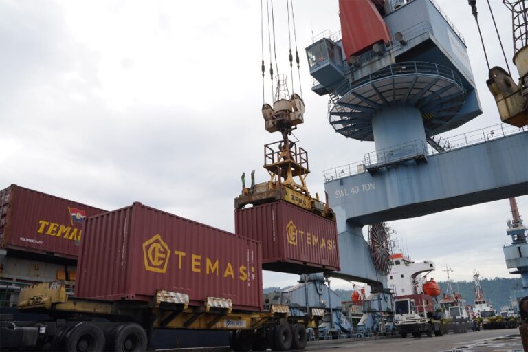 Ilustrasi-Kegiatan-bongkar-muat-di-IPC-TPK-Area-Teluk-Bayur.jpg