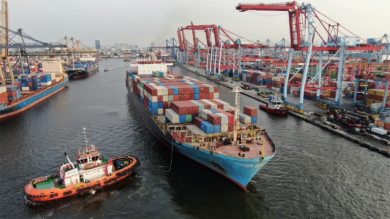Proses-Sandar-MV-WANTAI-di-dermaga-Terminal-Operasi-3-IPC-TPK.jpg