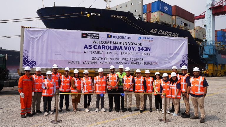 Seremoni-penyambutan-MV-AS-Carolina-oleh-Gold-Star-Line-di-Terminal-Operasi-3-IPC-TPK.jpg