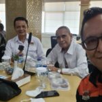 Boy-G.-Rahman-Wakil-Ketua-GPEI-Jawa-Timur-bersama-Ketua-GPEI-Jawa-Timur-Isdarmawan-Asrikan-pada-sosialisasi-alat-pemindai-pada-Rabu-16-9-di-Ruang-Toba-TPS.jpg