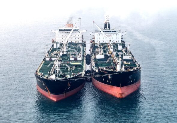 Pelindo-Kembali-Layani-Ship-to-Ship-di-Nipa_.jpeg